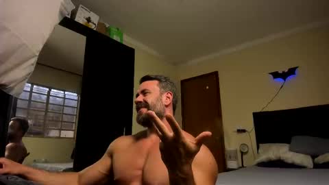 chris online show from October 6, 4:25 pm