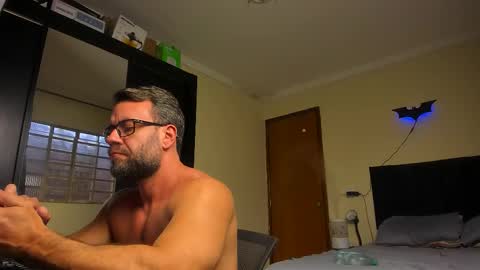 chris online show from November 6, 4:43 pm