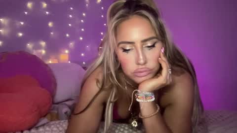 Snapshot of sexygoodvibebabe69 chatting on January 11, 8:22 am Ashley Love online show from January 11, 8:22 am