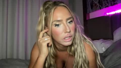 Snapshot of sexygoodvibebabe69 chatting on September 16, 9:55 am Ashley Love online show from September 16, 9:55 am