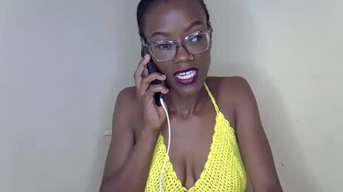 SexyHollyMontana1111 online show from March 8, 9:02 am