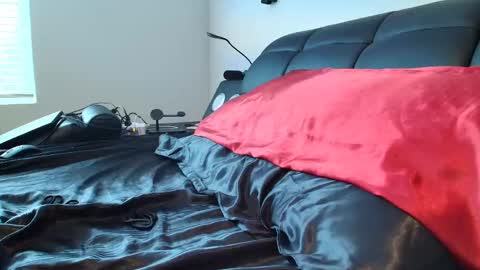 sexyhornyman1993 online show from February 8, 4:25 pm