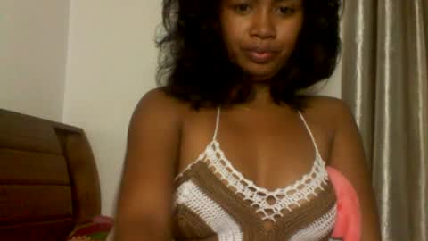 sexylarra12 online show from May 11, 12:17 am