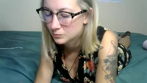 sexylexie93 online show from October 21, 1:44 am