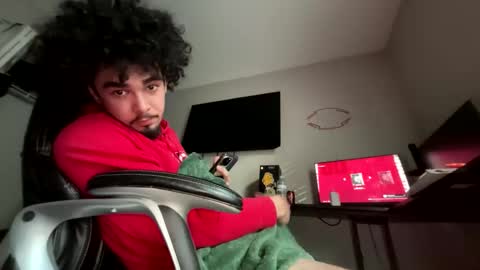 sexylightskin14 online show from November 12, 9:06 pm