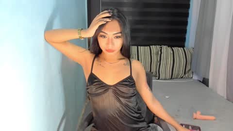 Snapshot of sexylovesappira chatting on January 3, 6:35 pm maxine online show from January 3, 6:35 pm