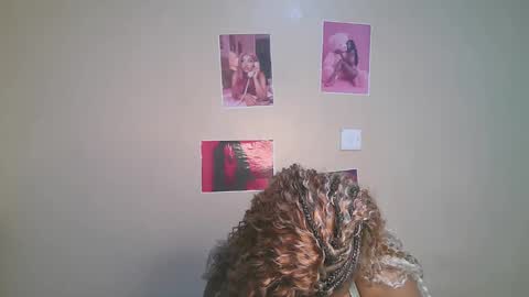 sexylucy33 online show from March 28, 7:59 pm