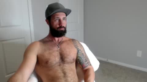 Snapshot of sexymanmk26 chatting on February 5, 4:03 pm lets go private im ready to play pvt cum online show from February 5, 4:03 pm