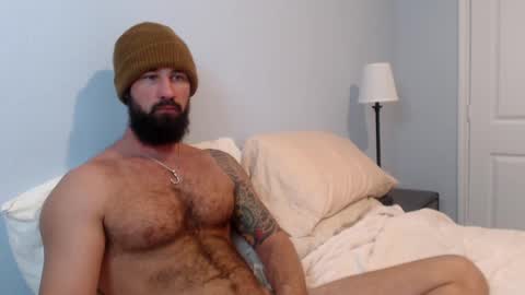 Snapshot of sexymanmk26 chatting on January 6, 1:52 pm lets go private im ready to play pvt cum online show from January 6, 1:52 pm