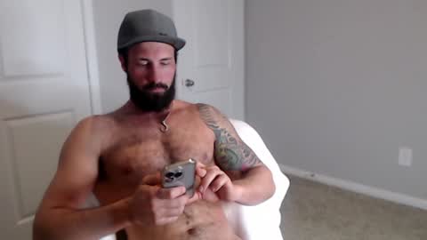 Snapshot of sexymanmk26 chatting on February 5, 1:26 am lets go private im ready to play pvt cum online show from February 5, 1:26 am