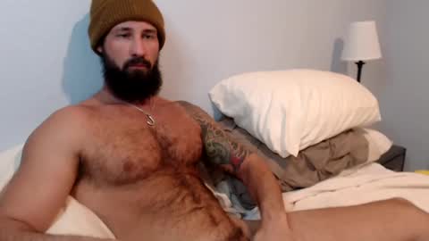 Snapshot of sexymanmk26 chatting on December 22, 10:36 pm lets go private im ready to play pvt cum online show from December 22, 10:36 pm