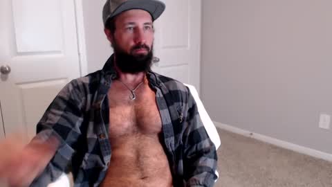 Snapshot of sexymanmk26 chatting on January 14, 12:24 pm lets go private im ready to play pvt cum online show from January 14, 12:24 pm