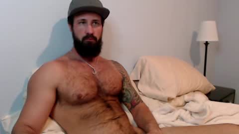 Snapshot of sexymanmk26 chatting on January 19, 11:32 pm lets go private im ready to play pvt cum online show from January 19, 11:32 pm