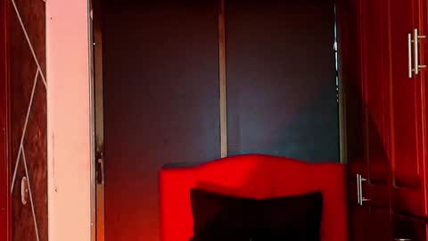 Snapshot of sexynaf chatting on February 5, 10:22 pm N A F online show from February 5, 10:22 pm
