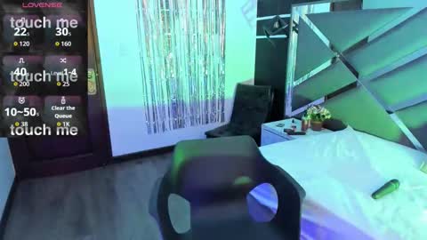 N A F online show from October 18, 8:57 pm