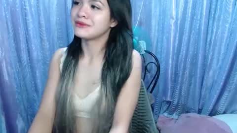 ella online show from February 18, 11:00 am