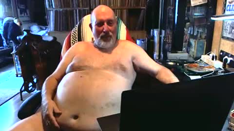 Grizz Lee Bear online show from September 20, 1:47 pm