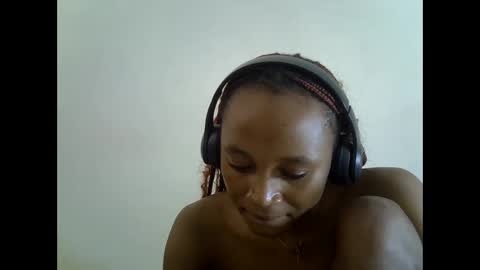 Snapshot of sexypetite4 chatting on September 20, 6:27 am SHARON online show from September 20, 6:27 am