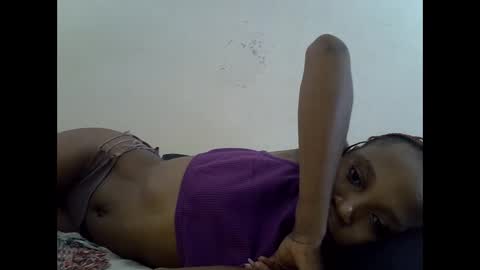 Snapshot of sexypetite4 chatting on September 10, 5:52 am SHARON online show from September 10, 5:52 am