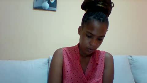 Snapshot of sexyqueen3457132 chatting on March 7, 11:18 am DOVY ACHIENG online show from March 7, 11:18 am