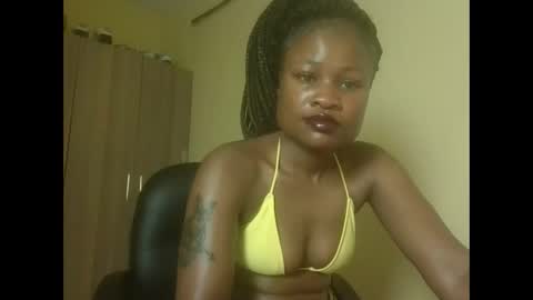 queenivy online show from October 8, 6:03 pm