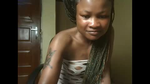 queenivy online show from October 25, 2:23 am