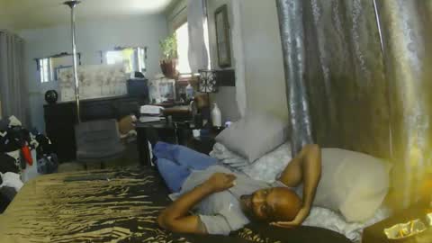 sexyred77713 online show from December 5, 9:23 pm