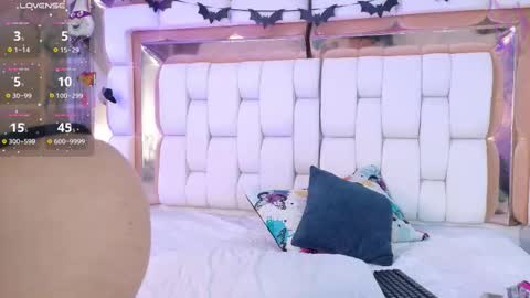 Kendall online show from October 23, 12:39 pm