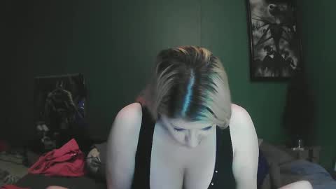 Snapshot of sexystripper69 chatting on February 23, 4:07 am sexystripper69 online show from February 23, 4:07 am