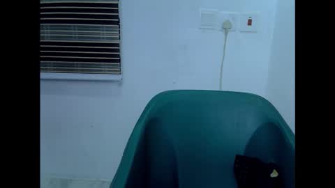 sexyxpeach online show from February 19, 12:43 am