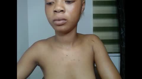 sexyxpeach online show from November 4, 8:32 pm