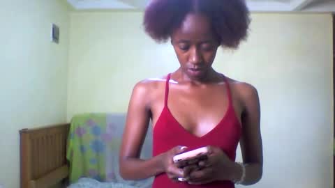 Snapshot of sexyy_tiny chatting on January 3, 8:32 am Mel online show from January 3, 8:32 am