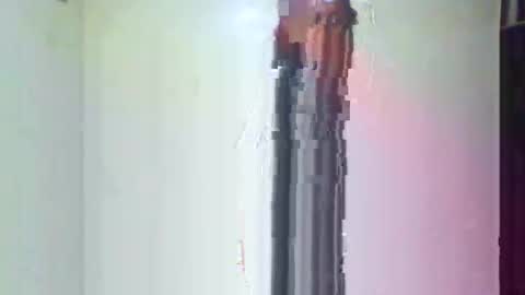 Snapshot of sexyy_tiny chatting on February 4, 12:22 pm Mel online show from February 4, 12:22 pm