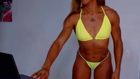 sexyycutedoll online show from September 24, 1:18 pm