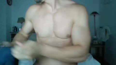 Snapshot of sexyyphilip chatting on February 8, 6:01 am sexyyphilip online show from February 8, 6:01 am