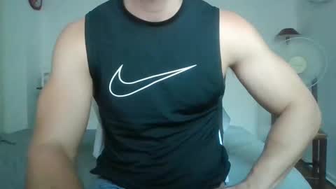 Snapshot of sexyyphilip chatting on January 3, 8:32 pm sexyyphilip online show from January 3, 8:32 pm