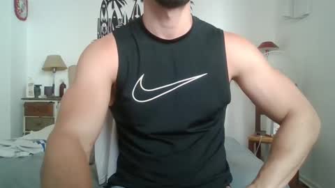 Snapshot of sexyyphilip chatting on January 2, 6:45 pm sexyyphilip online show from January 2, 6:45 pm