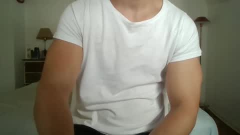 Snapshot of sexyyphilip chatting on February 15, 4:45 pm sexyyphilip online show from February 15, 4:45 pm