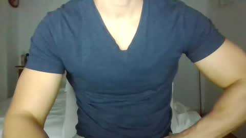Snapshot of sexyyphilip chatting on February 8, 1:32 am sexyyphilip online show from February 8, 1:32 am