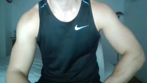 Snapshot of sexyyphilip chatting on February 22, 1:22 am sexyyphilip online show from February 22, 1:22 am