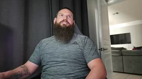 Snapshot of sflmarriedguy chatting on February 10, 4:47 pm SouthFloridaStr8guy online show from February 10, 4:47 pm