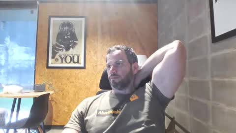 Snapshot of shad0w_hunter chatting on February 17, 7:23 pm shad0w_hunter online show from February 17, 7:23 pm