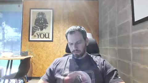 Snapshot of shad0w_hunter chatting on February 18, 1:33 pm shad0w_hunter online show from February 18, 1:33 pm