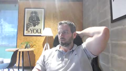 Snapshot of shad0w_hunter chatting on January 22, 9:43 pm shad0w_hunter online show from January 22, 9:43 pm