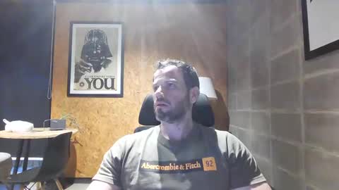 Snapshot of shad0w_hunter chatting on February 17, 10:27 pm shad0w_hunter online show from February 17, 10:27 pm