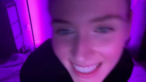 shadebabe online show from February 1, 5:59 am