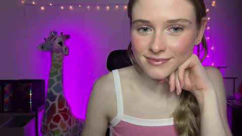 Snapshot of shadebabe chatting on March 10, 9:34 am shadebabe online show from March 10, 9:34 am