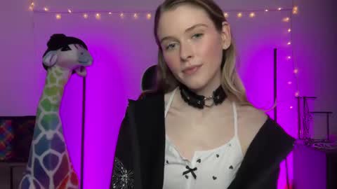 Snapshot of shadebabe chatting on January 5, 5:20 am shadebabe online show from January 5, 5:20 am