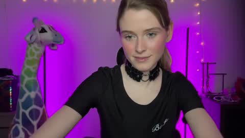 Snapshot of shadebabe chatting on February 2, 5:42 am shadebabe online show from February 2, 5:42 am