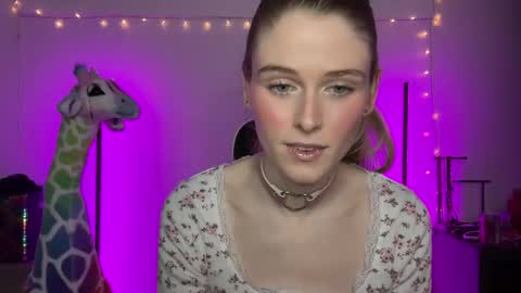 Snapshot of shadebabe chatting on February 4, 4:48 am shadebabe online show from February 4, 4:48 am